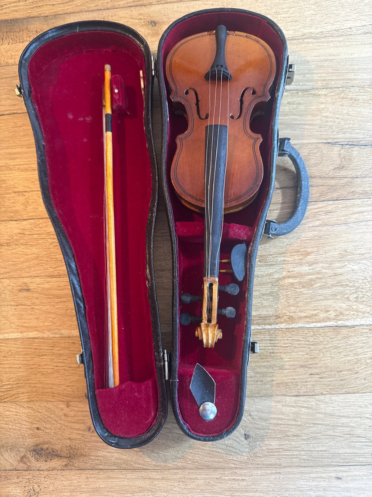 Kleine viool met koffer - ideaal voor decoratie of verzameli, Muziek en Instrumenten, Strijkinstrumenten | Violen en Altviolen
