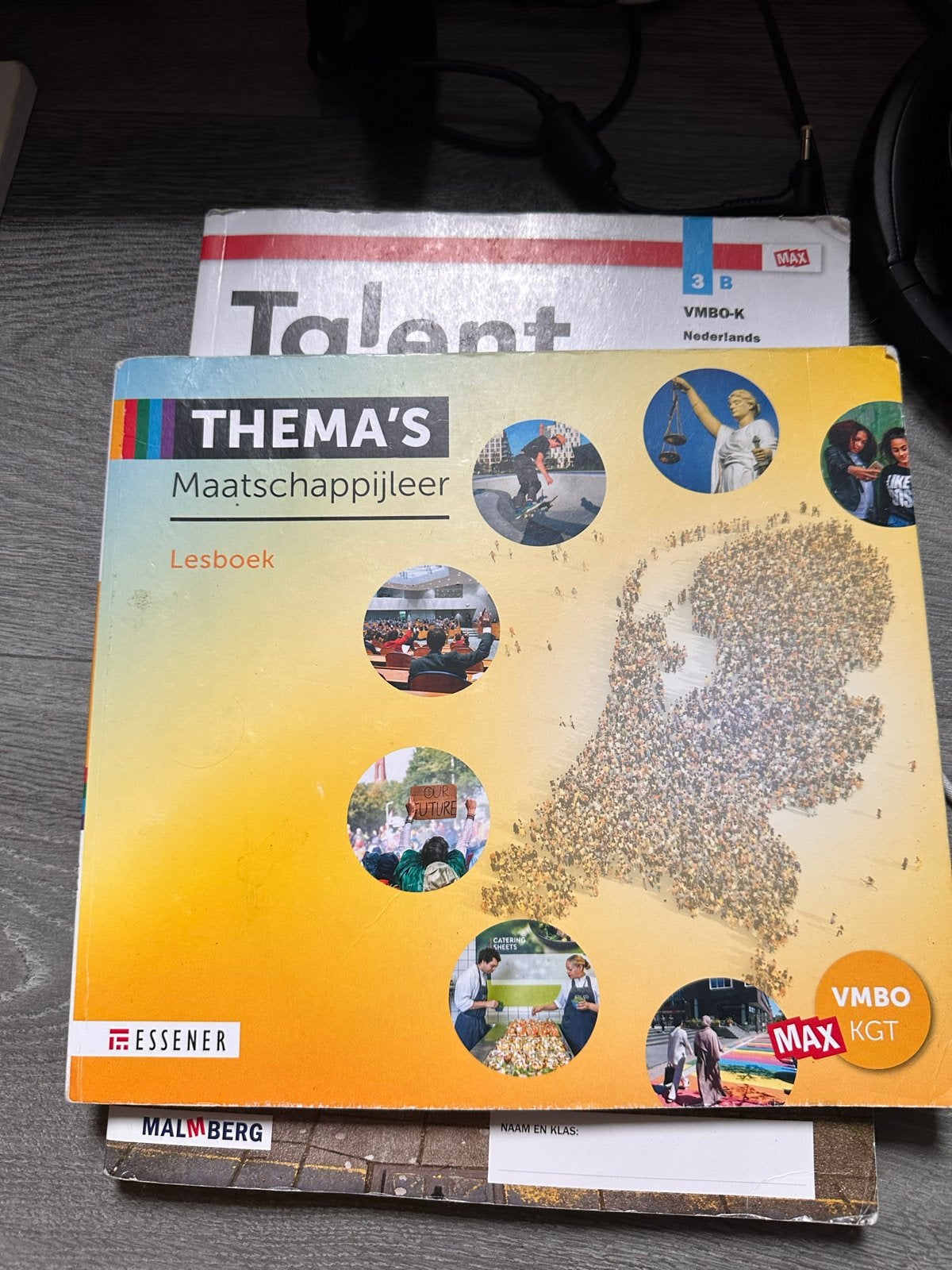 Thema's Maatschappijleer Lesboek VMBO KGT Goede Staat, Ophalen of Verzenden, Gelezen, VMBO, Maatschappijleer