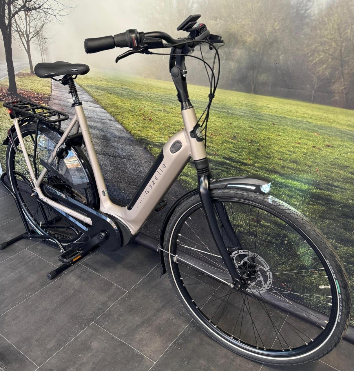 Foto 3 van Gazelle Grenoble C8 NIEUW – €800 korting – NU €2799