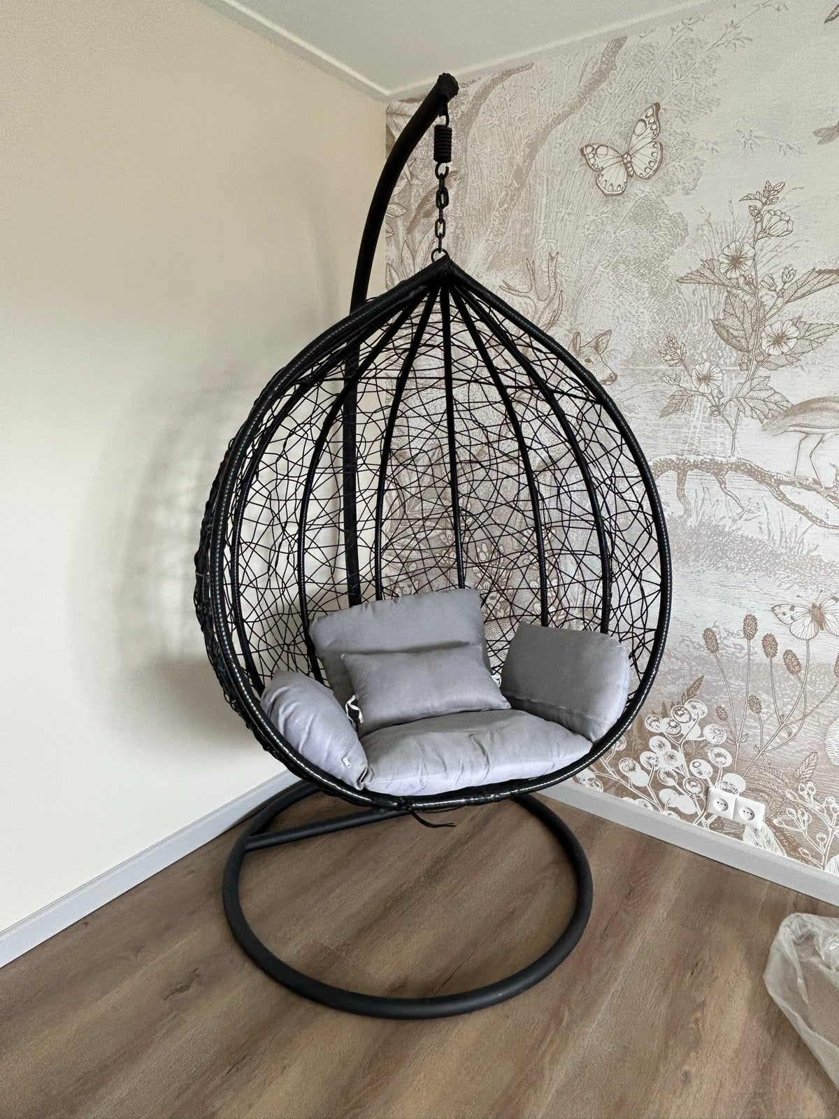 Zwart Hang Ei Stoel met Comfortabele Kussens, Ophalen, Zwart, Zo goed als nieuw, Metaal