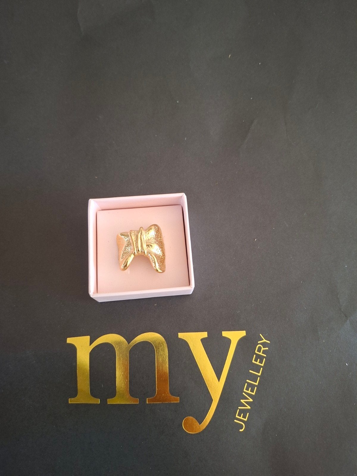 My Jewellery Goudkleurige Ring met Strik Motief, Overige materialen, Ophalen of Verzenden, Zo goed als nieuw, 17 tot 18