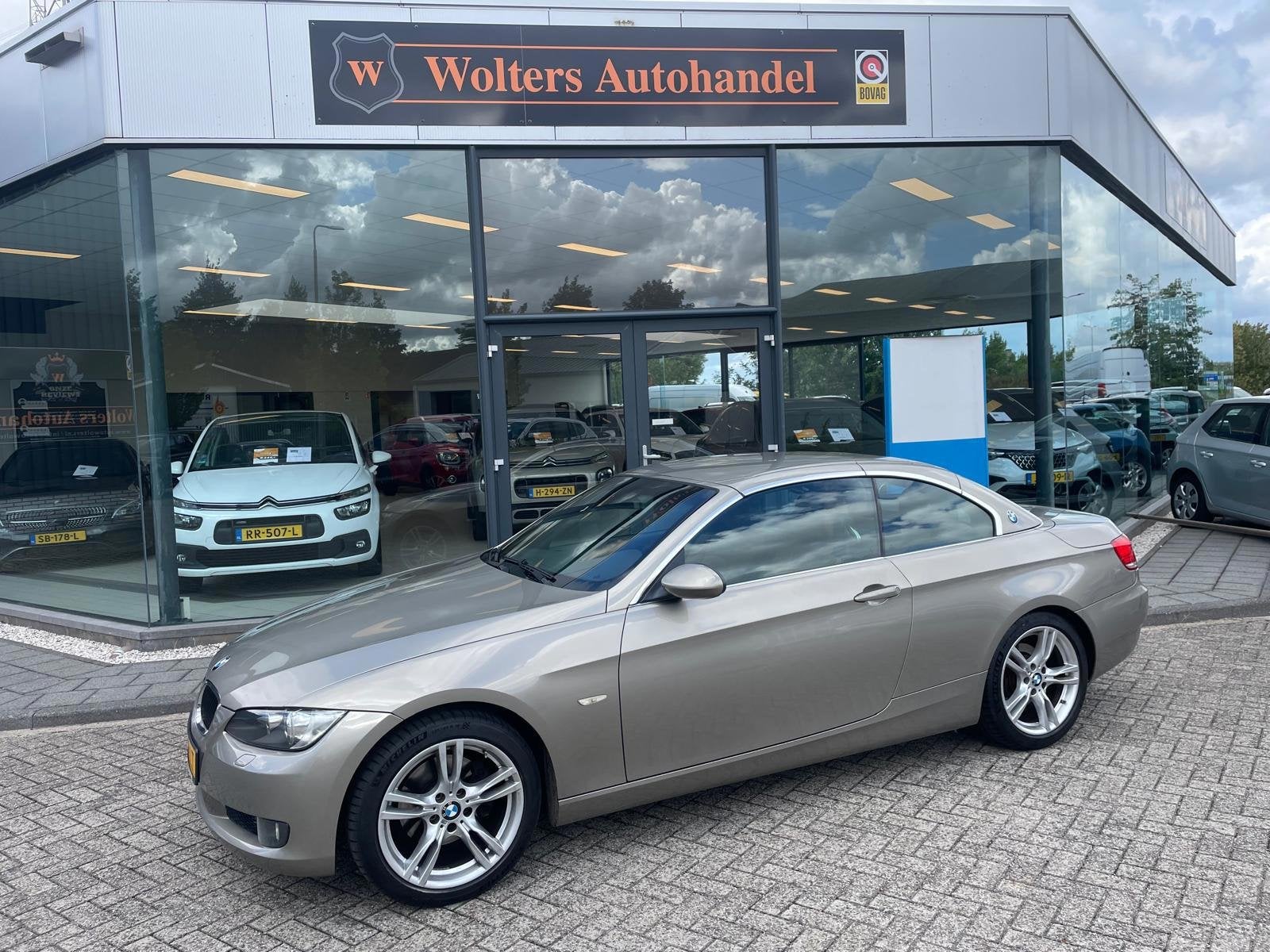 BMW 3-serie Cabrio 320i, Automaat, Achterwielaandrijving, Cabriolet, 4 stoelen