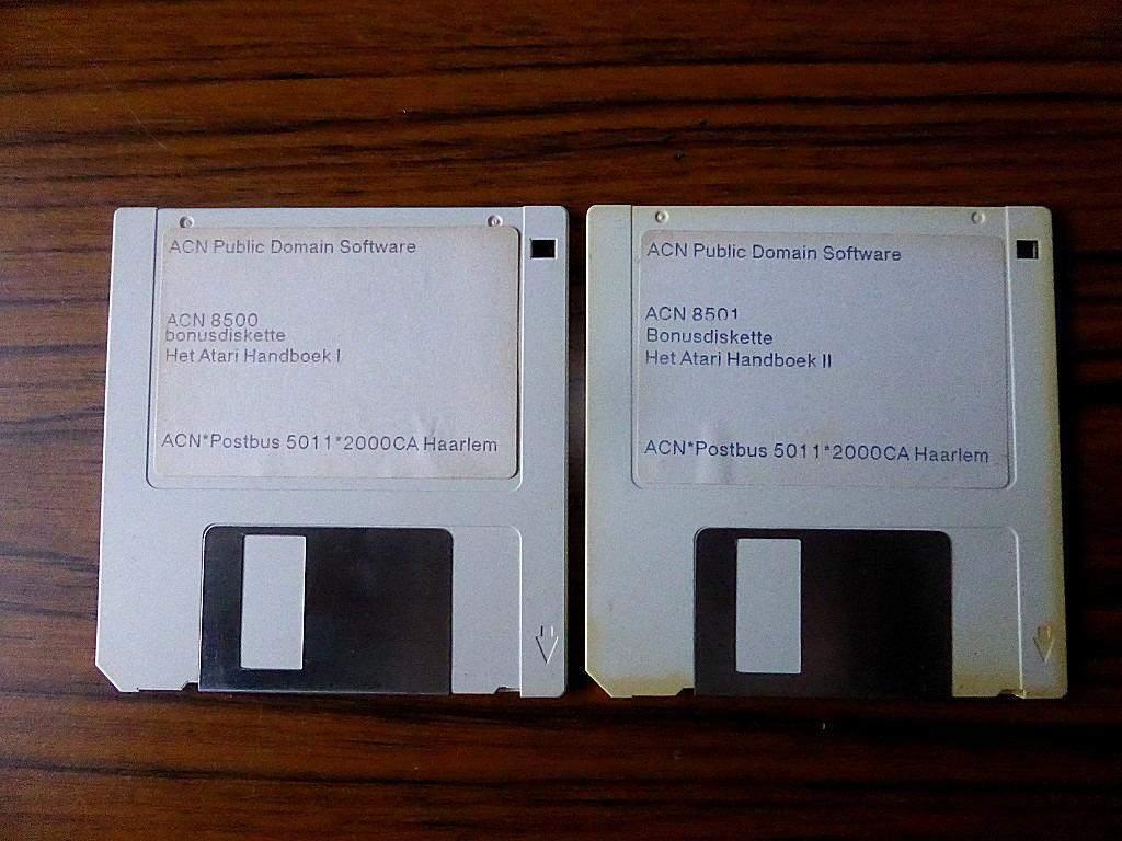 Atari public domain software - twee diskettes, Ophalen of Verzenden, Atari