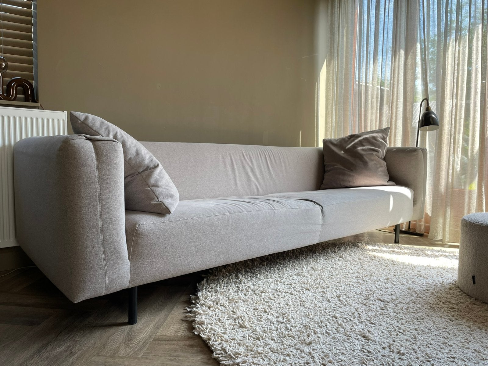 MOET WEG Cartel living bank beige, 250 tot 300 cm, Gebruikt, Driepersoons, 75 tot 100 cm