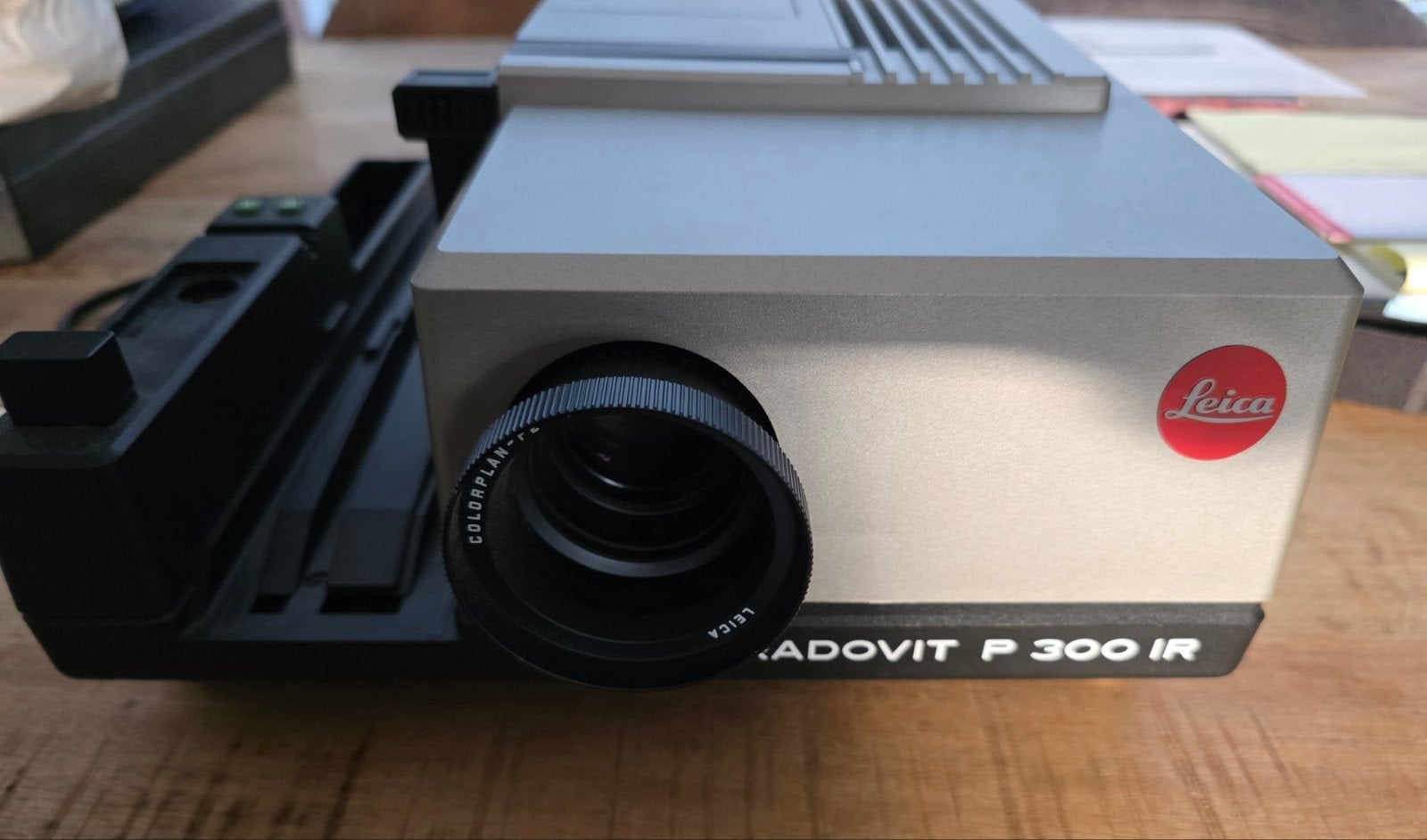 Leica Pradovit P 300 IR Diaprojector + Colorplan-P2 Lens, Ko, Gebruikt, Niet van toepassing, Niet van toepassing, Ophalen of Verzenden