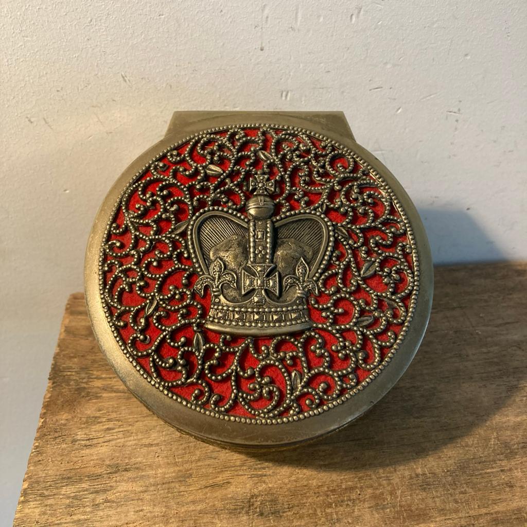 Vintage Sieradendoosje met Kroon en Rood Fluweel, Antiek en Kunst, Curiosa en Brocante, Ophalen of Verzenden