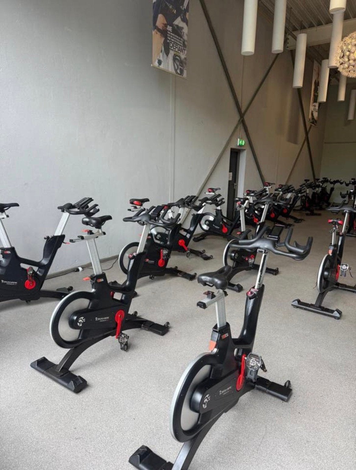 31 Tomahawk IC7 Spinningbikes / Spinning fietsen / Cycles, Ophalen, Benen, Gebruikt, -