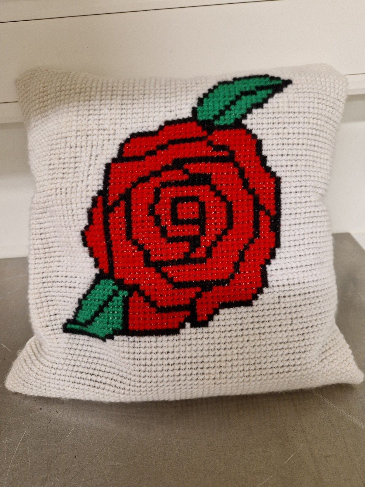 Handgemaakte VINTAGE kussen met Roos, Meerkleurig, Vierkant, Nieuw, Ophalen of Verzenden