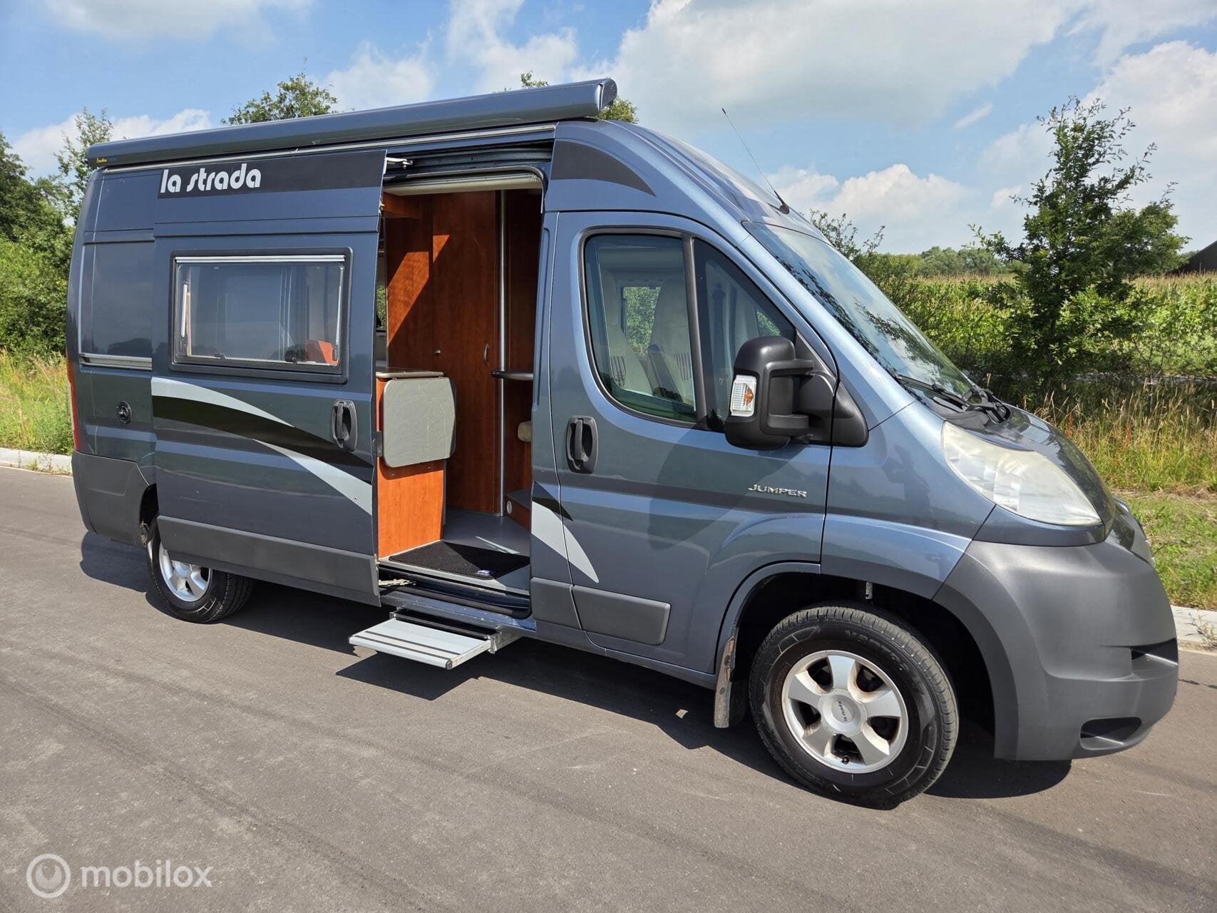 La Strada Avanti M 5.40 buscamper ☆Zonnepaneel, 120PK☆, Buscamper of Camperbus, Bedrijf, Koelkast, 5 tot 6 meter