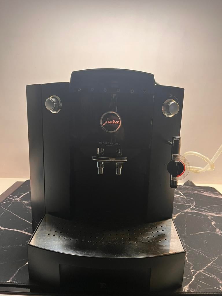 Jura Impressa XF50 Classic koffiemachine met melkslang, Witgoed en Apparatuur, Koffiezetapparaten, Stoompijpje, Gebruikt, Koffiemachine
