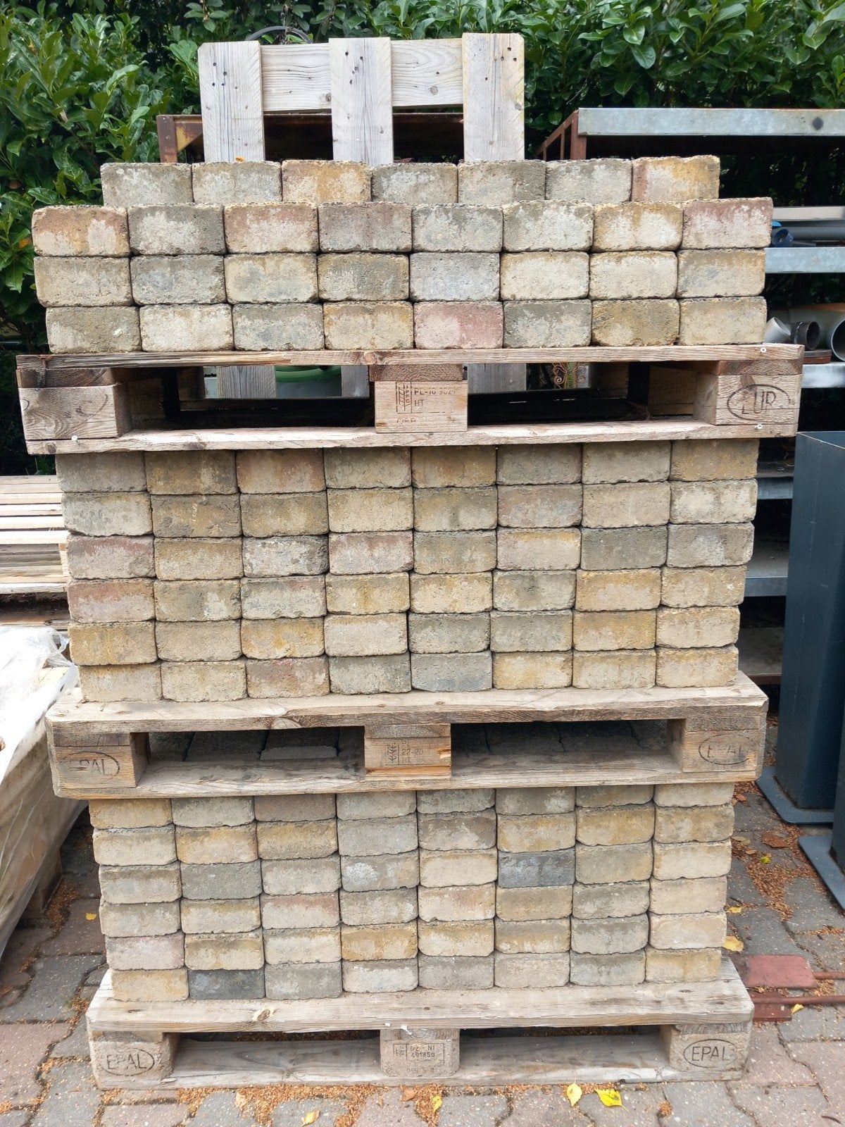 Klinkers met basalt  14 x 14 x 7 cm geel/ zwart/rood 12m2, Ophalen, Gebruikt, Overige materialen, 10 m² of meer