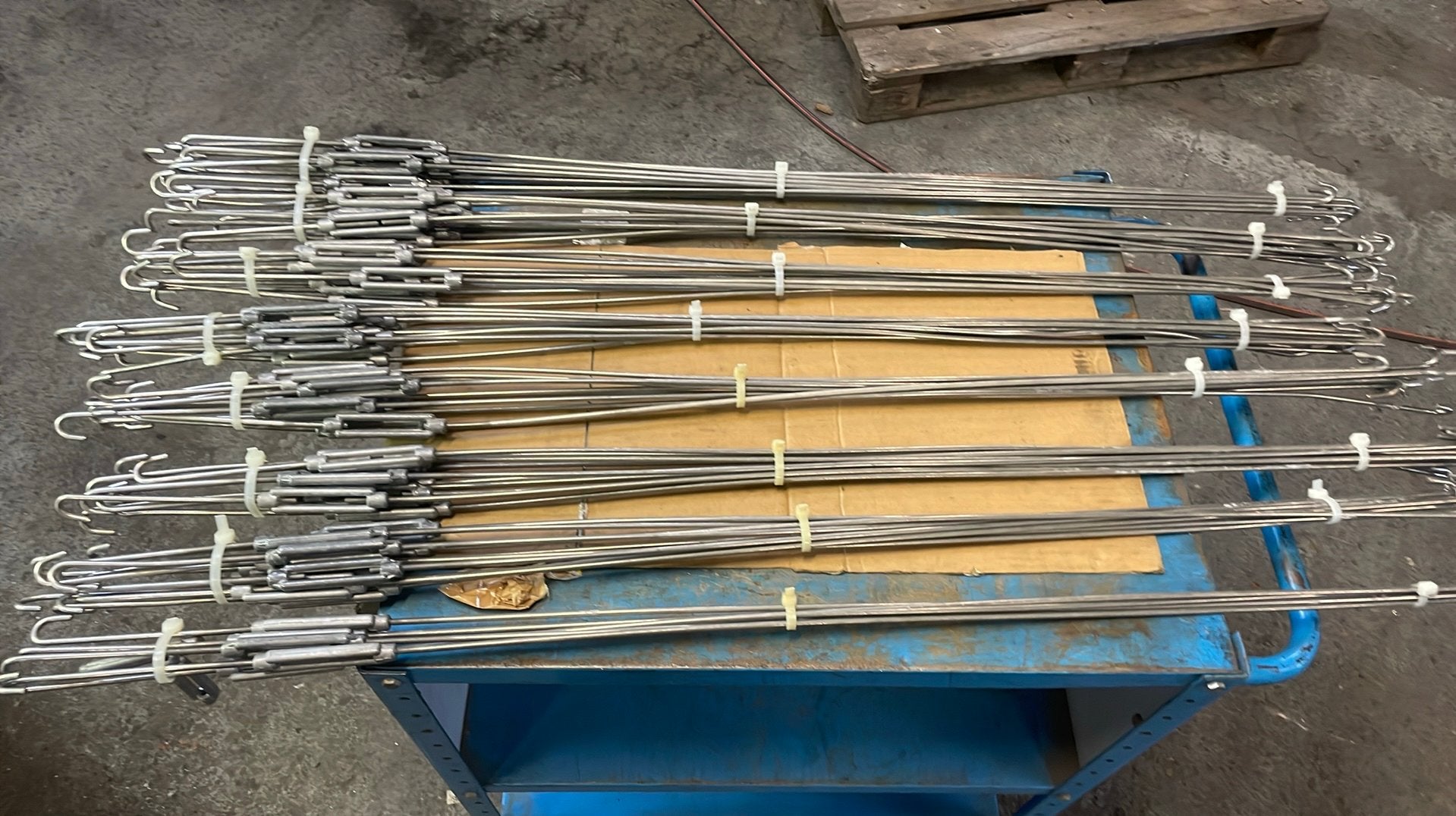 7 x 10 stuks Schäfer kruisverbanden voor magazijnstellingen, Ophalen, Zo goed als nieuw