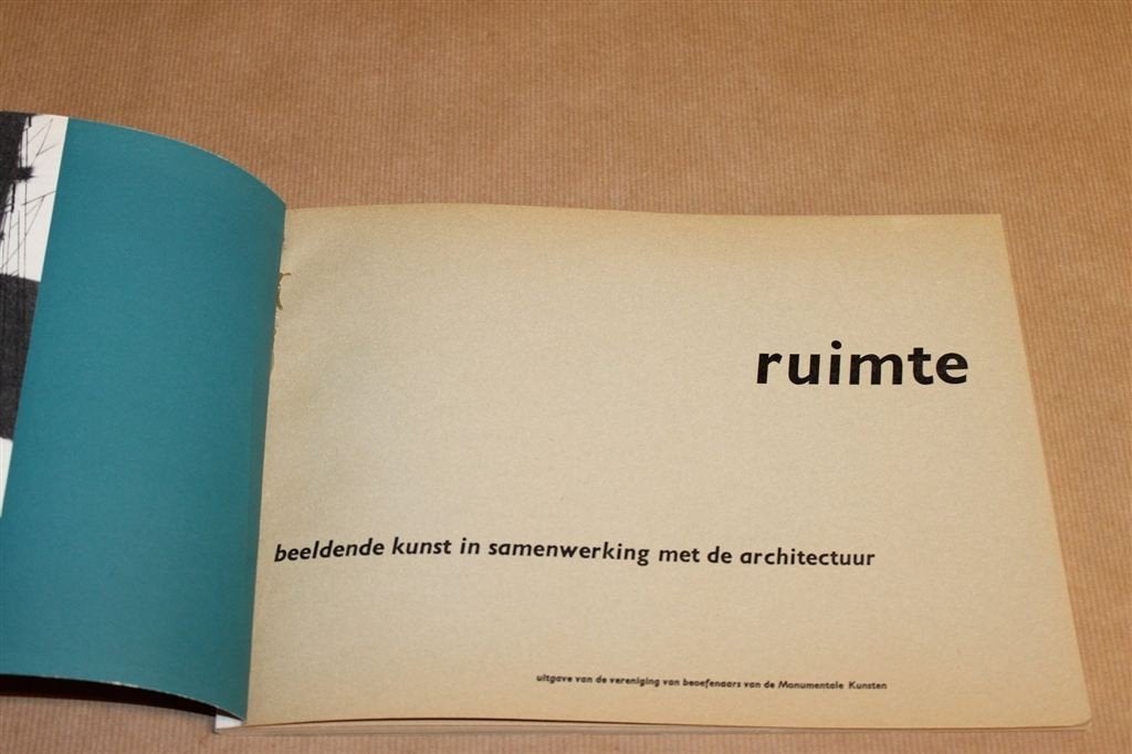 Ruimte — Monumentale Kunst & Architectuur [1956], Ophalen of Verzenden, Gelezen, Overige onderwerpen