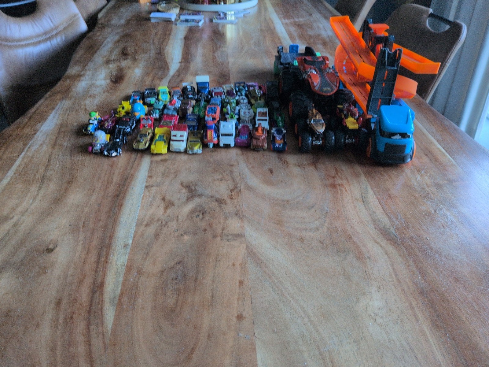 Grote collectie Hot Wheels auto's en Monster Trucks, Kinderen en Baby's, Ophalen, Gebruikt