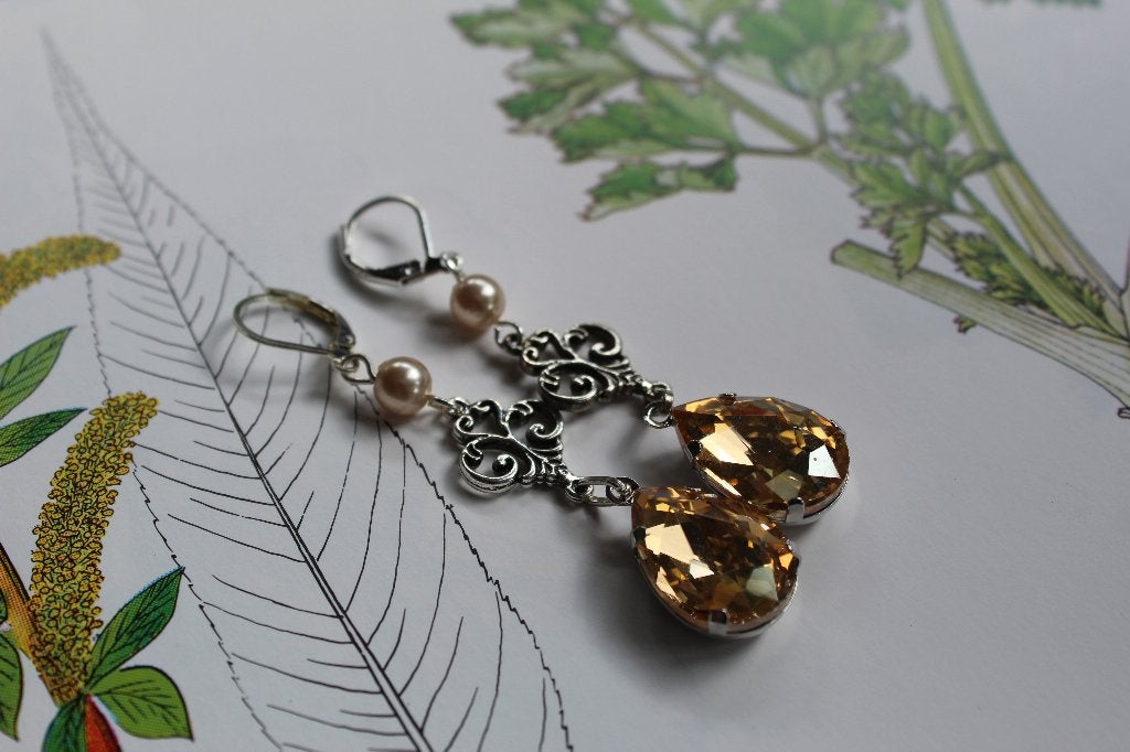 Oorbellen met nude kristal en parels - Druppel oorbel, Met kristal, Overige materialen, Hangers, Overige kleuren