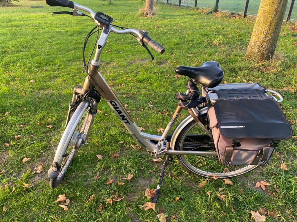 Giant Electrische fiets met 2  accu’s,, Fietsen en Brommers, Elektrische fietsen, Overige merken, Minder dan 30 km per accu, Ophalen of Verzenden