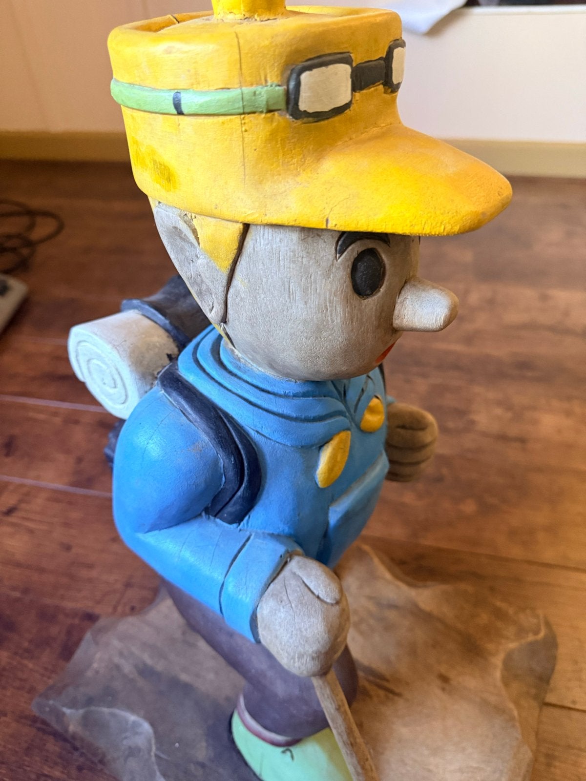Kuifje.  Of tin tin. Beeld  uit hout gesneden, Overige onderwerpen, Handgemaakt, Beeld, Hout