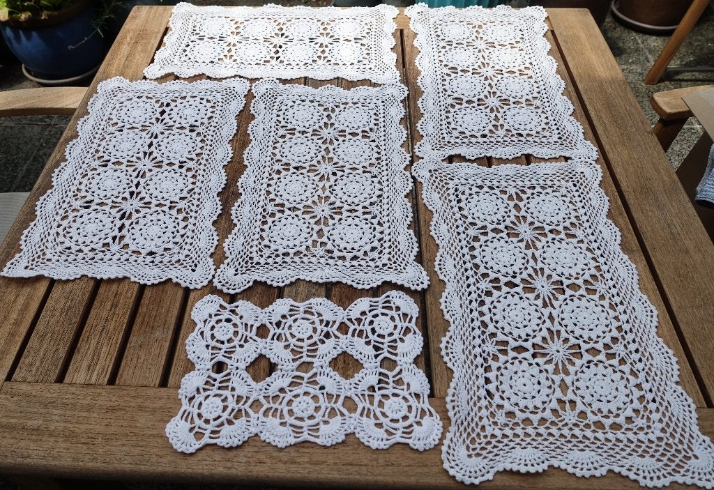 nog 1 rechthoekig brocant wit gehaakt kleedje, Antiek en Kunst, Ophalen of Verzenden