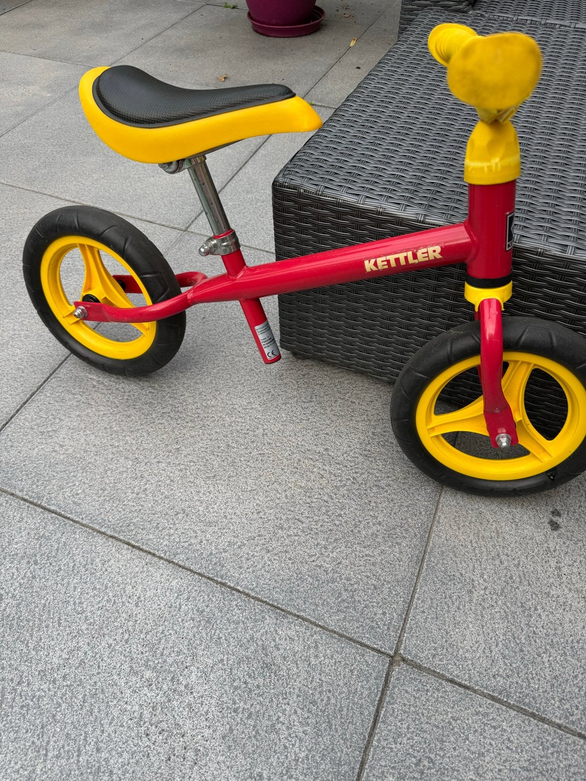 Kettler loopfiets rood/geel - Zo goed als nieuw, Ophalen, Zo goed als nieuw, Minder dan 16 inch