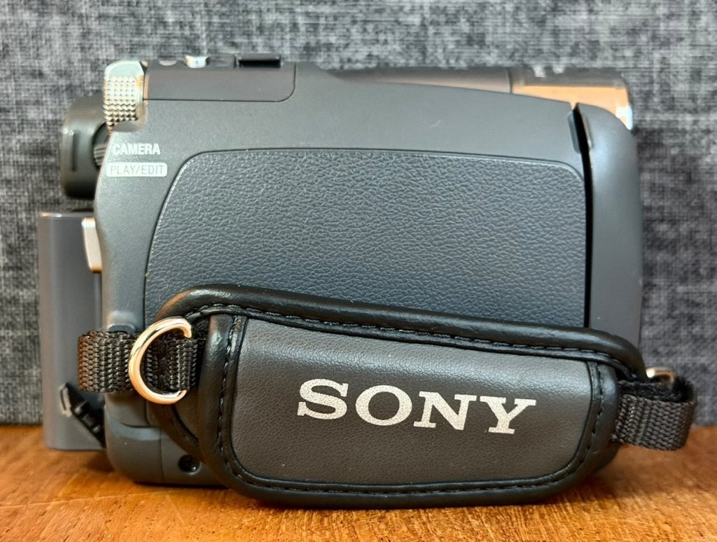 Sony Mini DV Handycam DCR-HC24E, NightShot Plus, GETEST!!, Audio, Tv en Foto, Mini dv, 20x of meer, Ophalen of Verzenden, Zo goed als nieuw