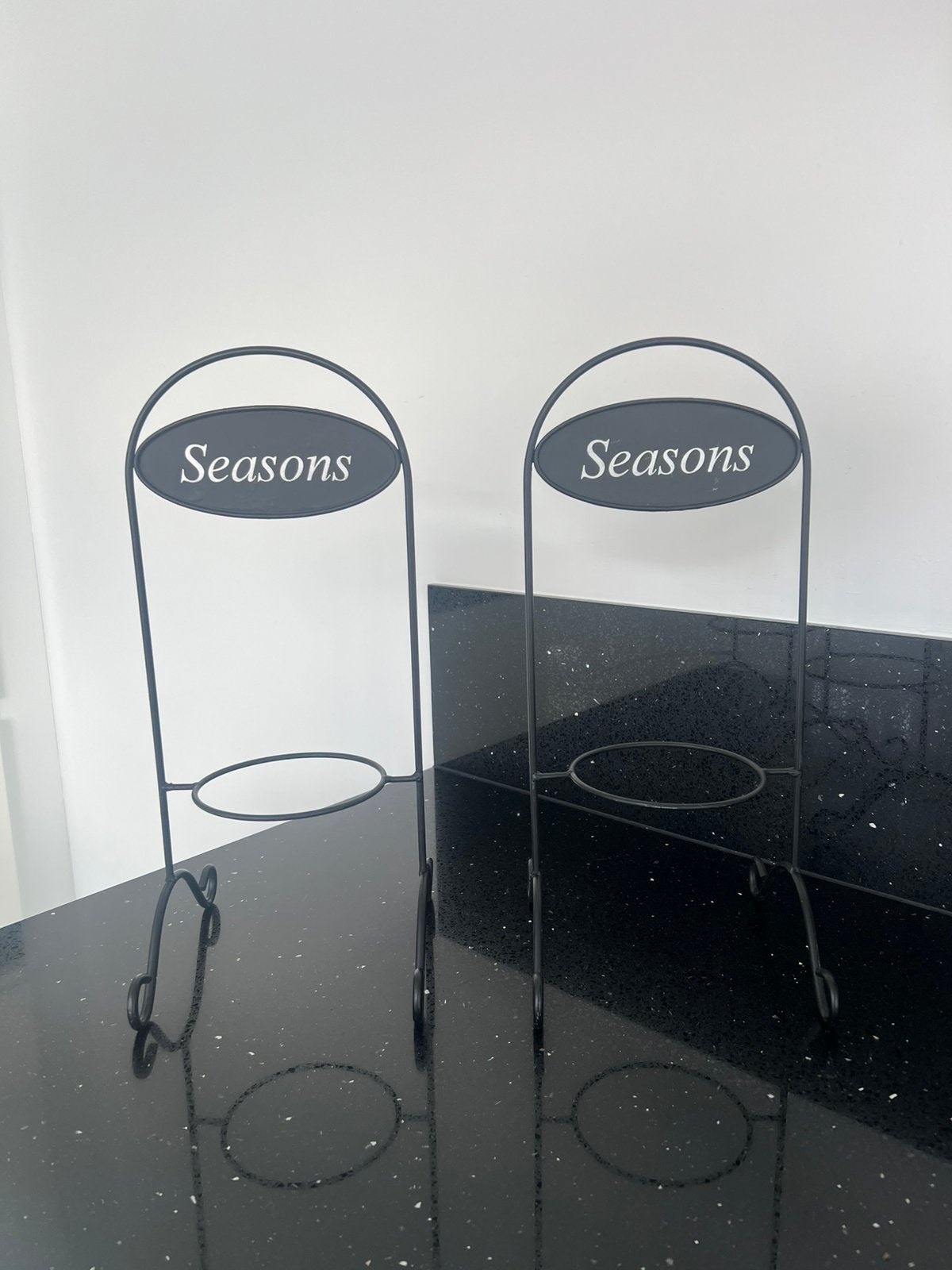 Nieuw 2 stuks zwarte metalen plantenstandaard, Minder dan 30 cm, Rond, Nieuw, Ophalen of Verzenden