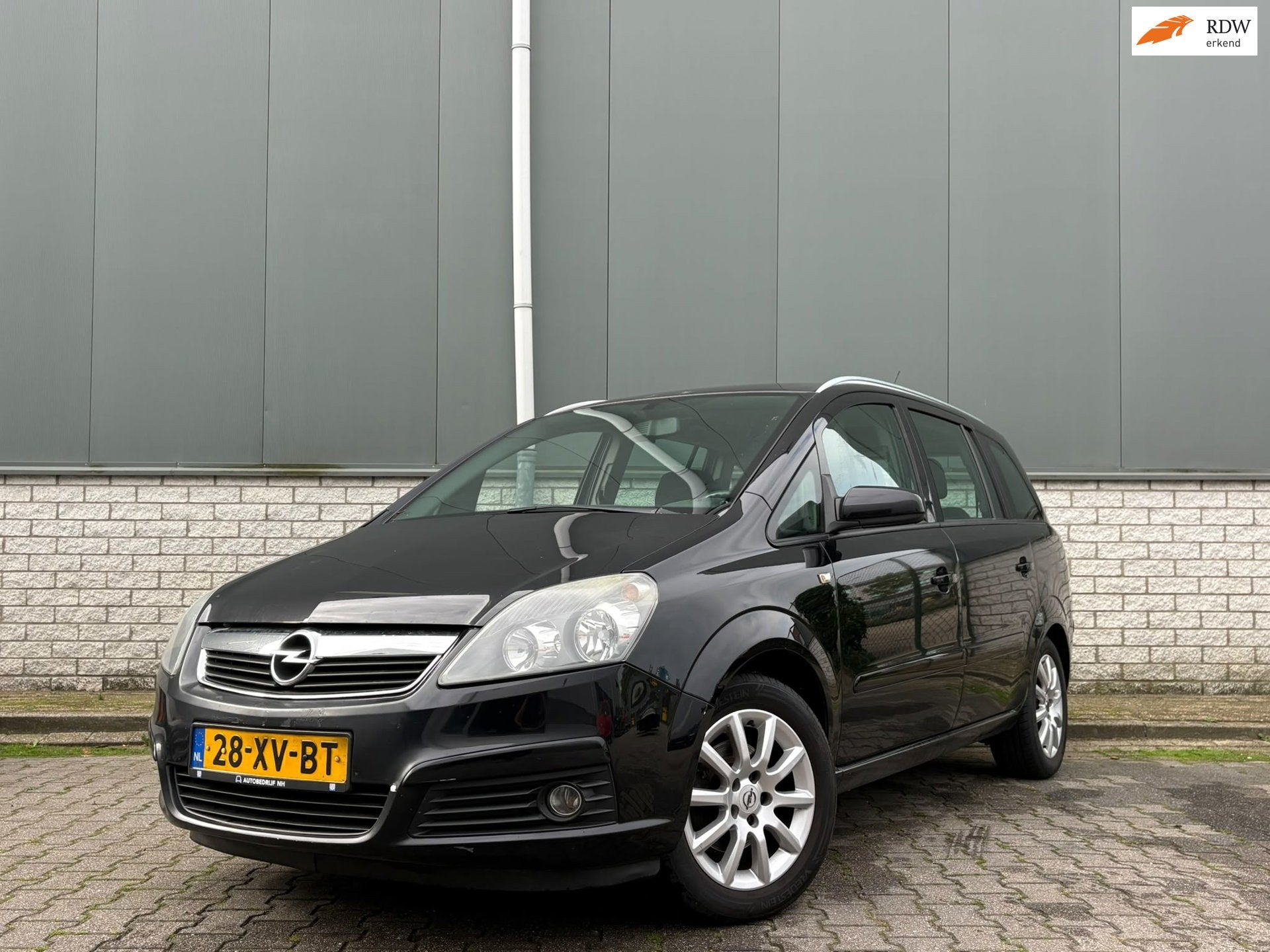 Opel Zafira 1.8 Temptation-Automaat-7P-Airco, Auto's, Stof, Gebruikt, 4 cilinders, Zwart
