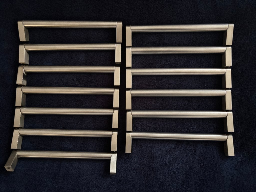 13x Ikea keukenhandgrepen 17cm, boorafstand 16,5cm, Ophalen of Verzenden, Zo goed als nieuw, Rvs, Overige typen