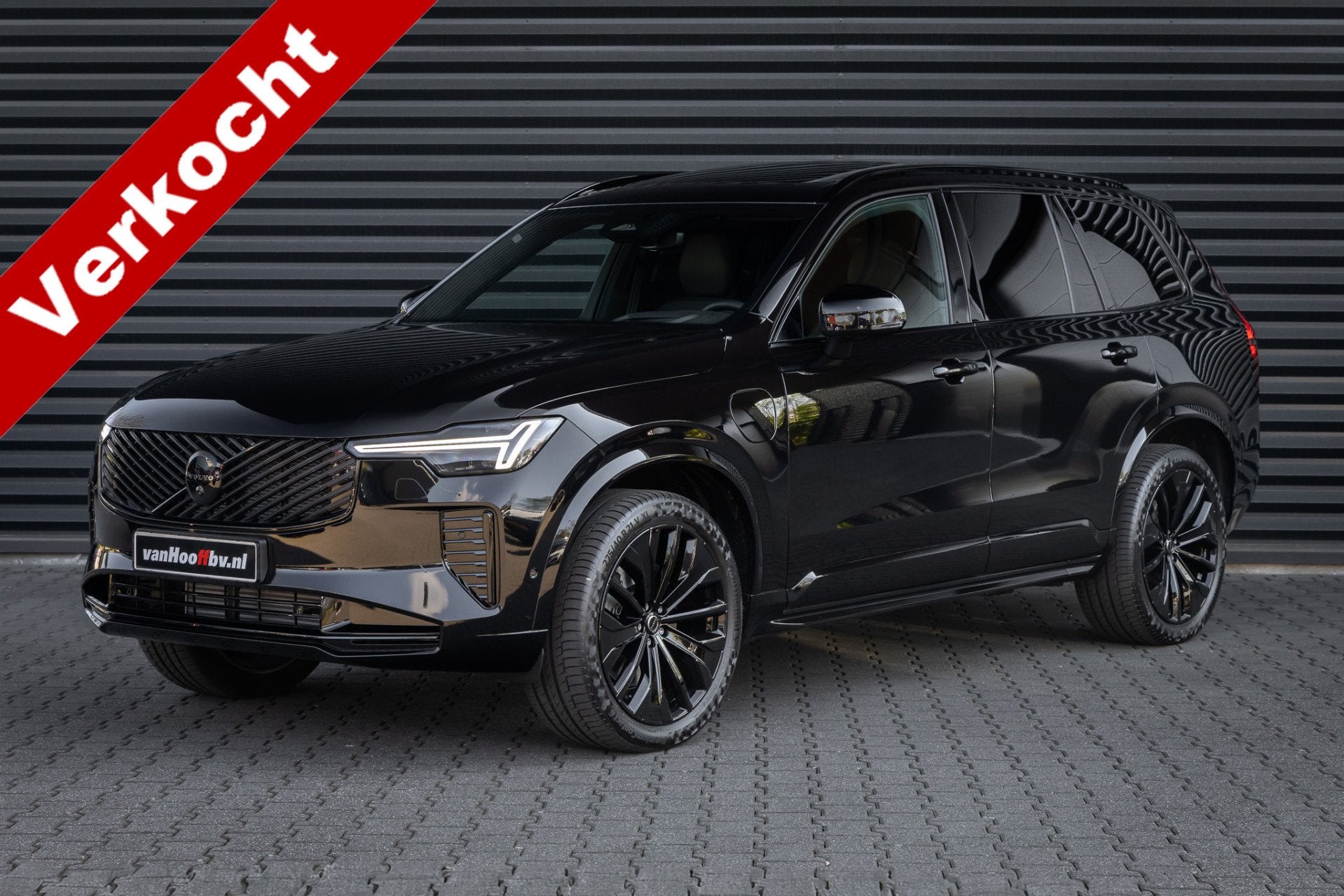Volvo XC90 T8 Plug-in hybrid AWD Ultra Black Ed. Luchtvering, Gebruikt, Zwart, 4 cilinders, 1969 cc