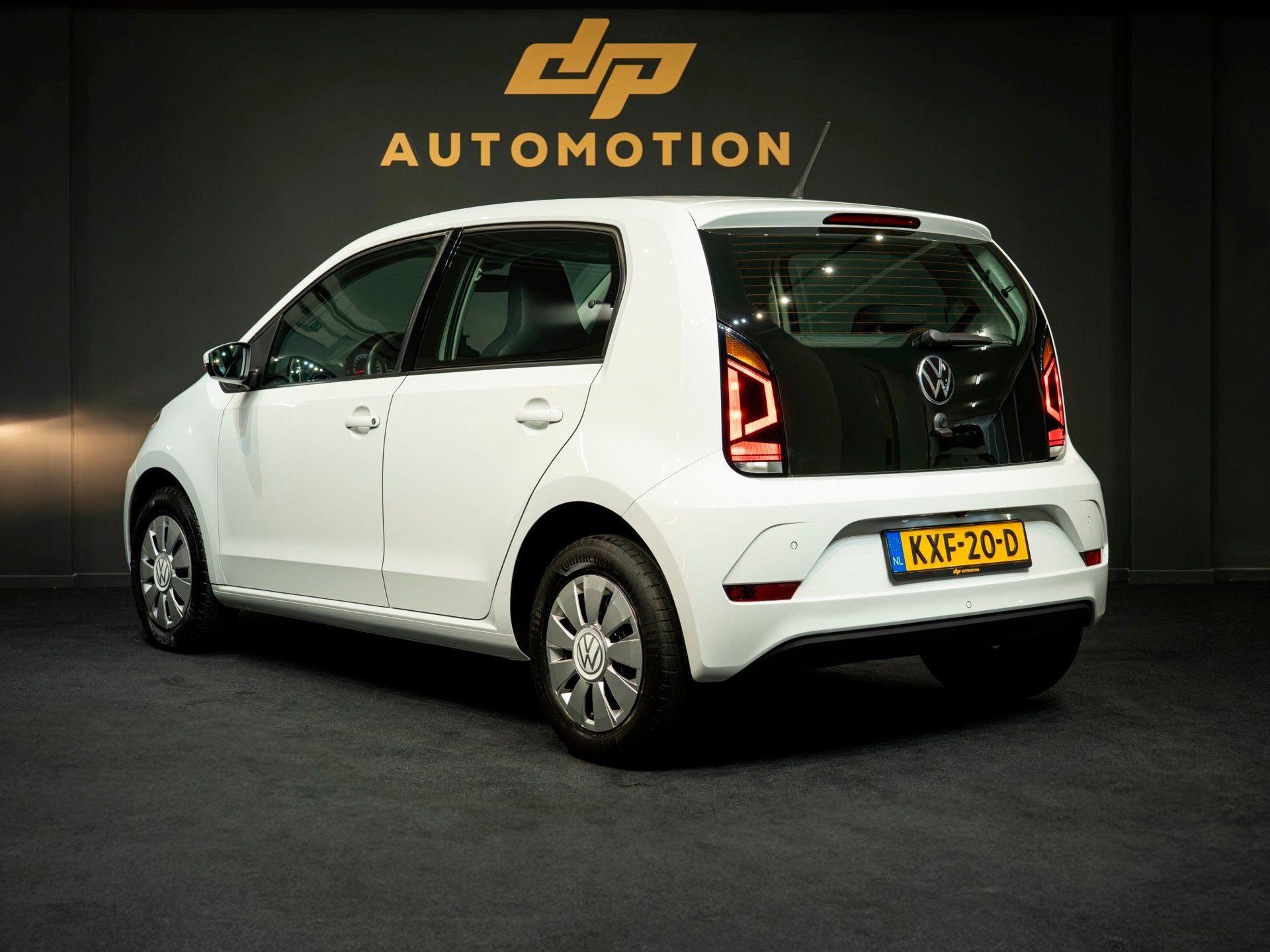 Volkswagen UP! 1.0 1e Eig/Cam/Stoelverwarming/Cruise/Lane As, Auto's, Dealer onderhouden, Gebruikt, 4 stoelen, Bedrijf