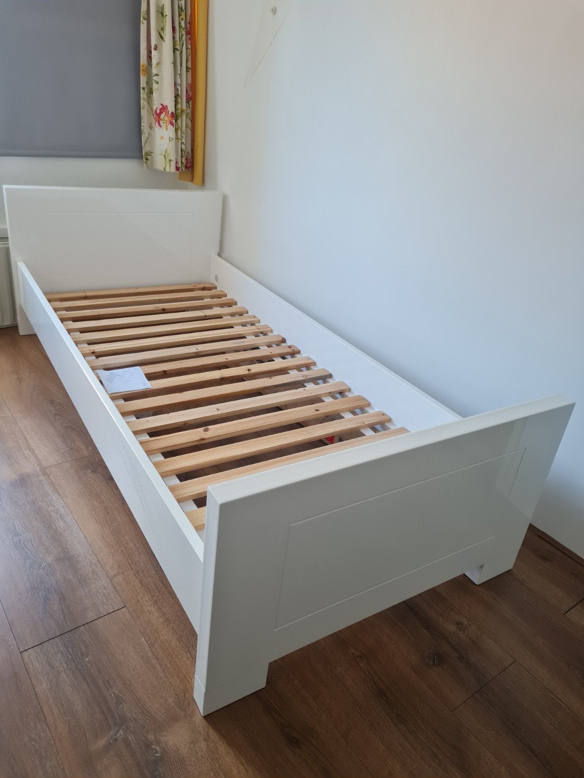 1 persoons bed, hoogglans wit, stevig, goede kwaliteit lak!, Ophalen, Strak modern, 90 cm, Eenpersoons