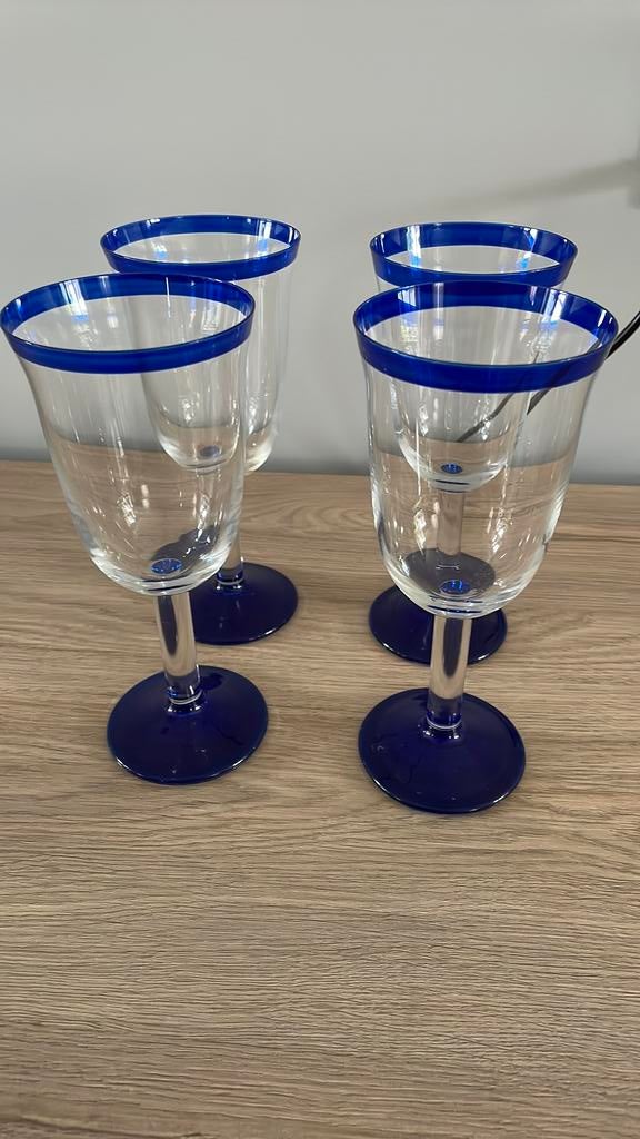 Set van 4 wijnglazen, Ophalen, Zo goed als nieuw, Overige typen