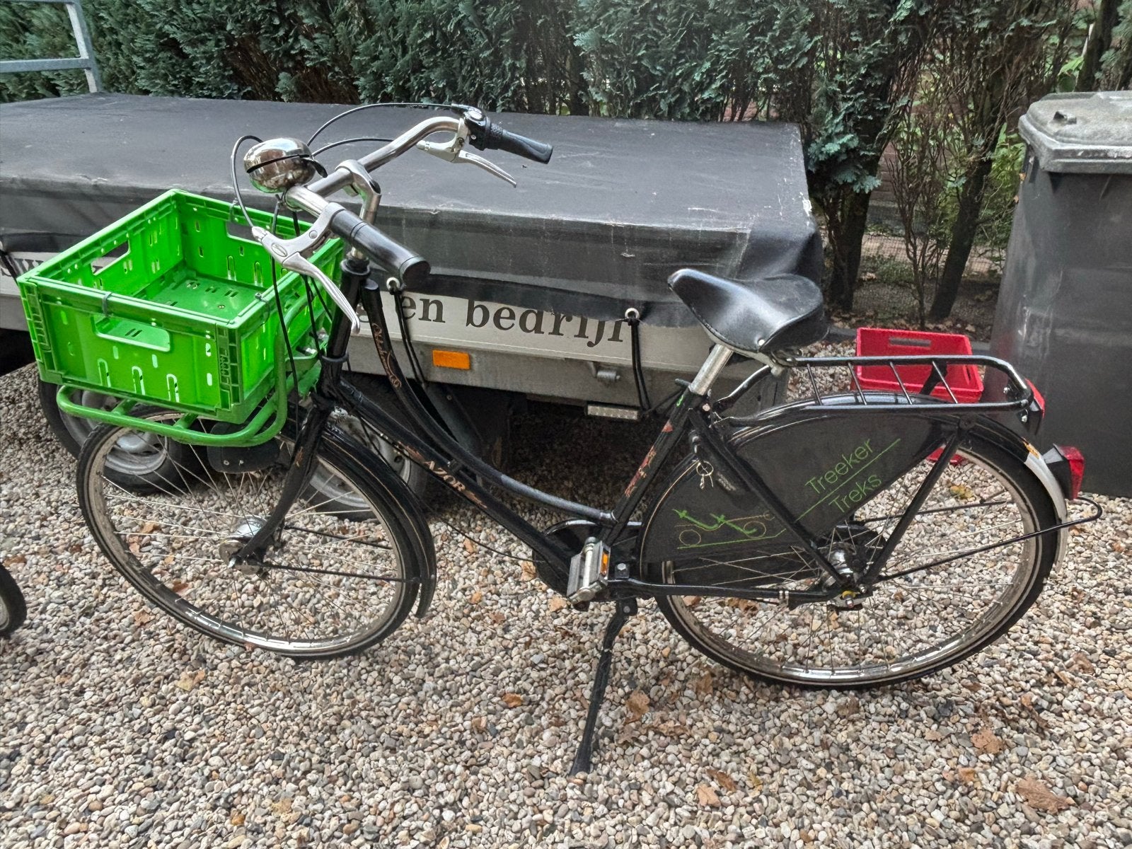 Azor stadsfiets met voordrager en krat, Terugtraprem, Ophalen, Overige merken, 53 tot 56 cm
