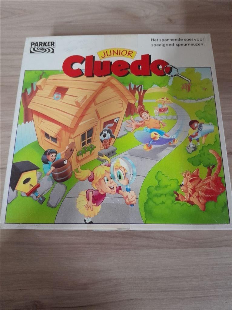 Cluedo junior - s4502, Hobby en Vrije tijd, Gezelschapsspellen | Bordspellen, Verzenden, Zo goed als nieuw