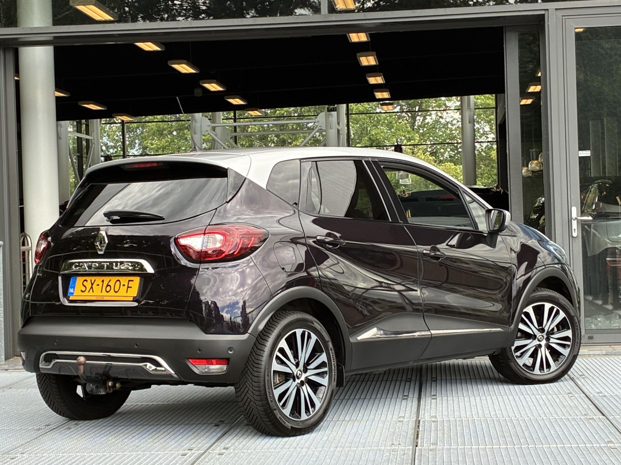 Renault Captur 1.2 TCe Initiale Paris Automaat | Leder | Sto, Gebruikt, Euro 6, 4 cilinders, 635 kg