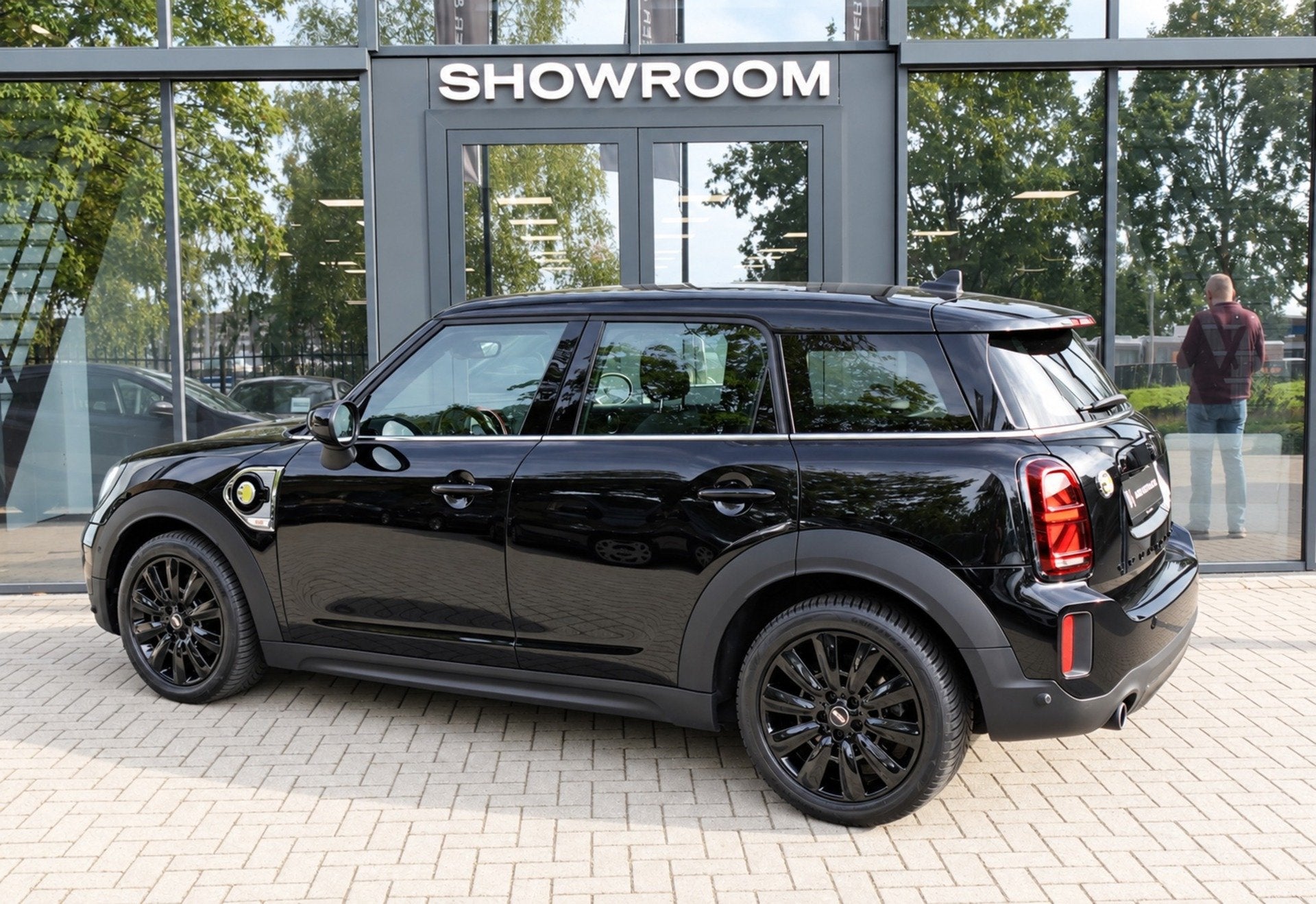Foto 2 van MINI Countryman 1.5 Cooper S E ALL4 Essential PANO H&K HUD