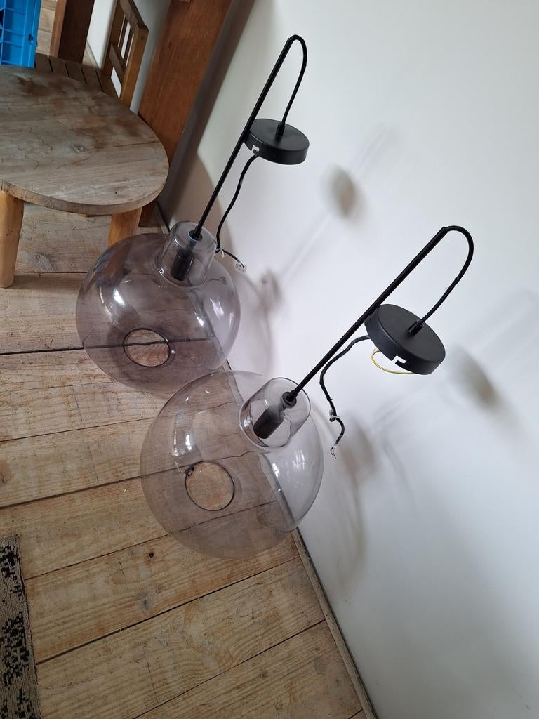 Twee glazen hanglampen Karwei - 40cm, Huis en Inrichting, Lampen | Hanglampen, Ophalen, Zo goed als nieuw, Minder dan 50 cm