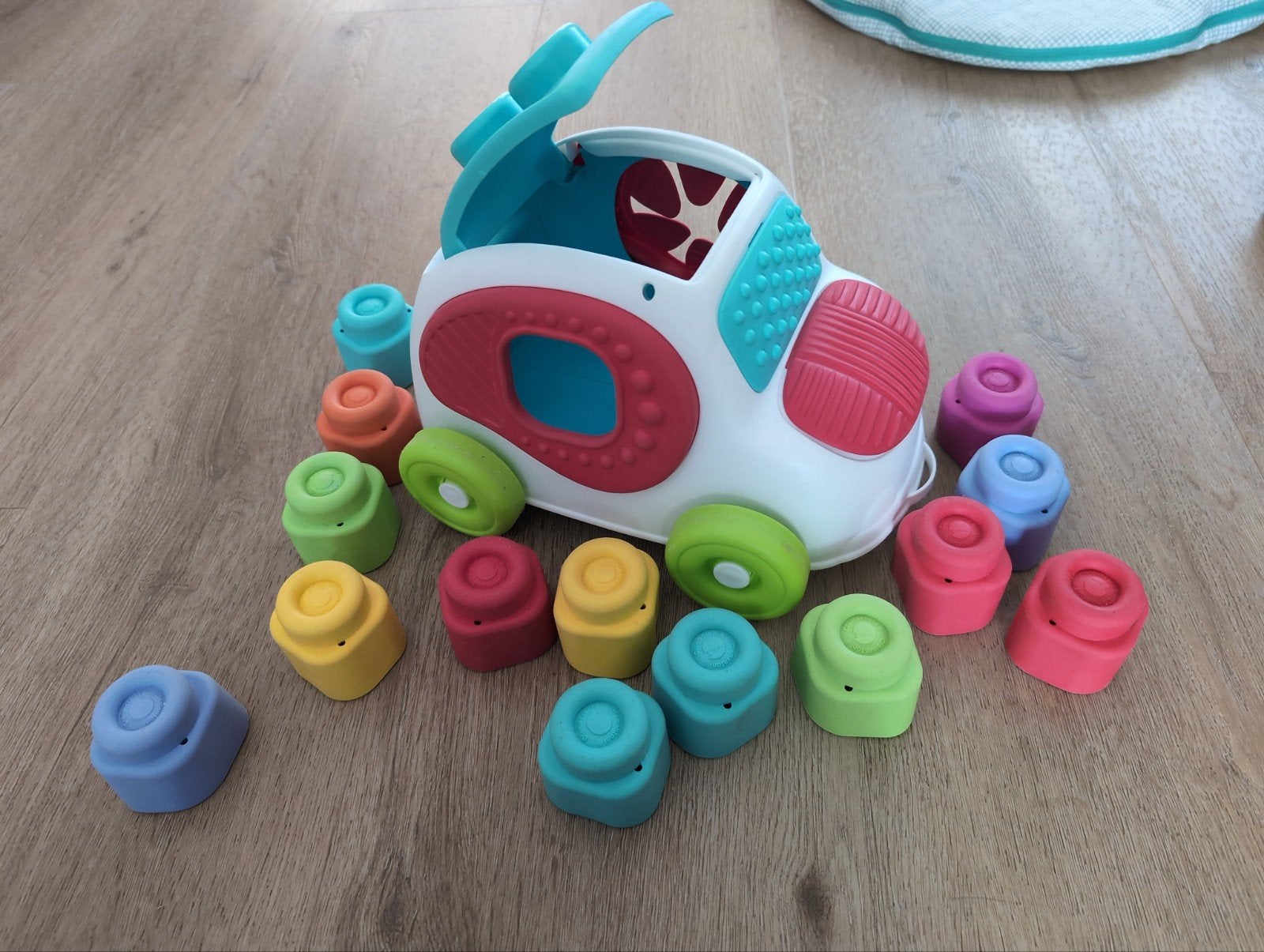Vtech Baby Rammelaar Auto met Winnie de Poeh en Teigetje, Ophalen, Zo goed als nieuw, Auto, Met geluid