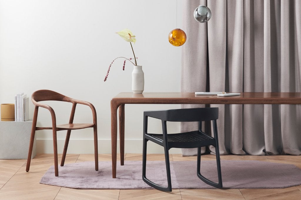 Artisan Latus eettafel – Europees walnoot, Ophalen, Overige materialen, 50 tot 100 cm, Vijf personen of meer