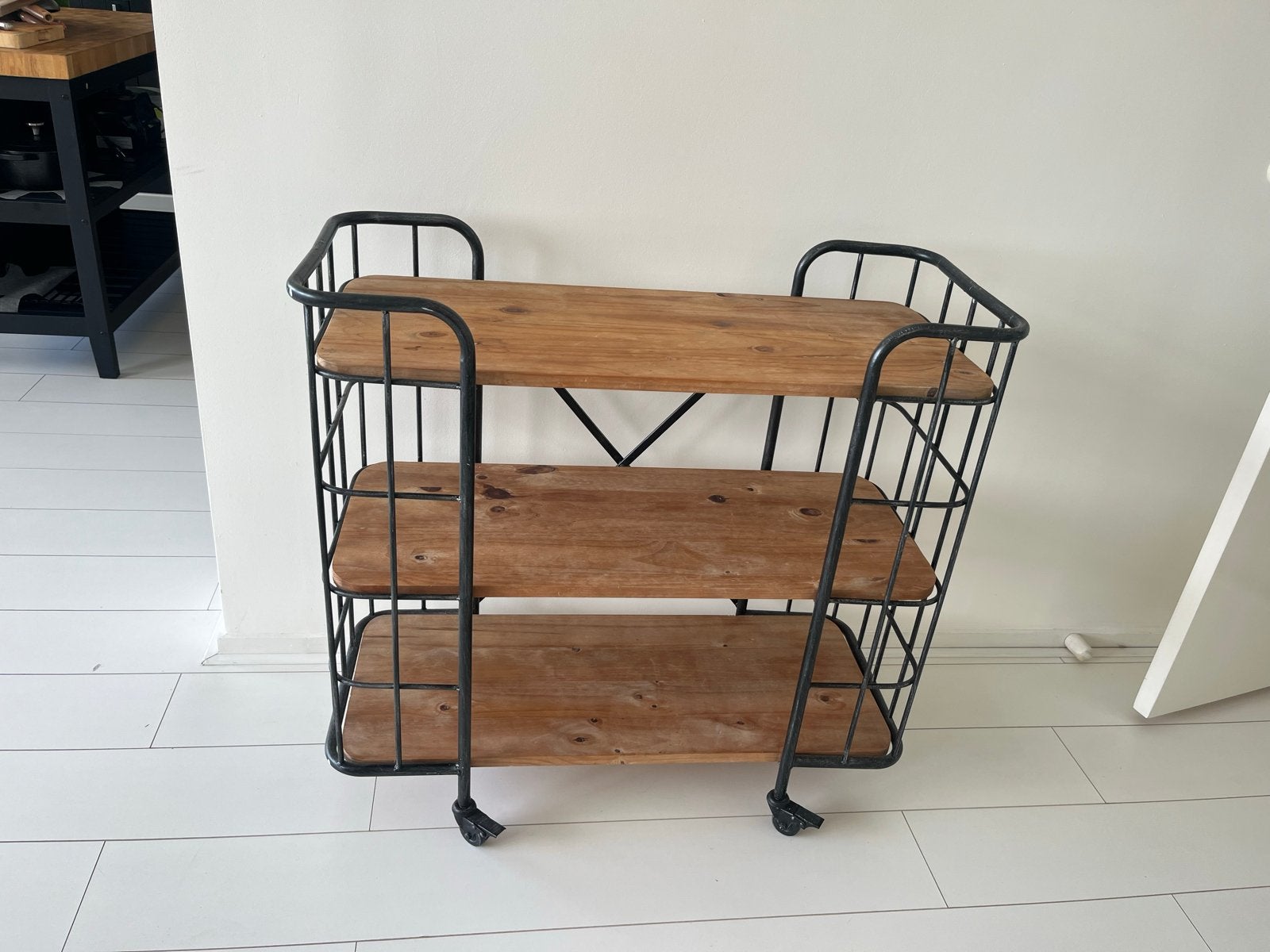 Industriële trolley met 3 houten planken, Ophalen, Zo goed als nieuw