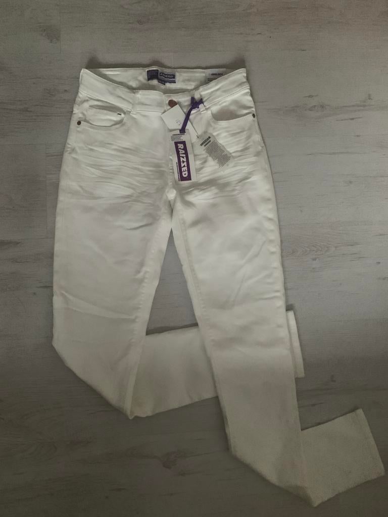 Nieuwe, witte, skinny jeans van Raizzed maat 176., Ophalen of Verzenden, Nieuw, Meisje, Broek