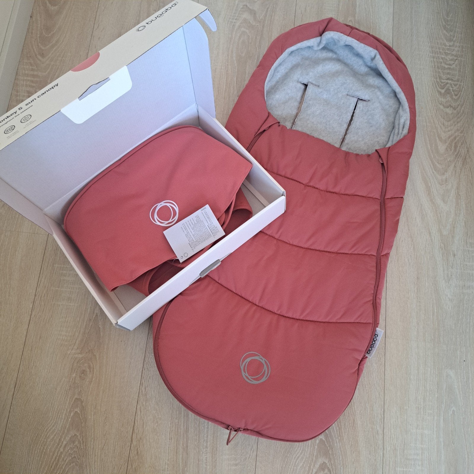 SET Bugaboo Donkey bekleding in de kleur "Surprise red", Kinderen en Baby's, Ophalen of Verzenden, Zo goed als nieuw, Voetenzak