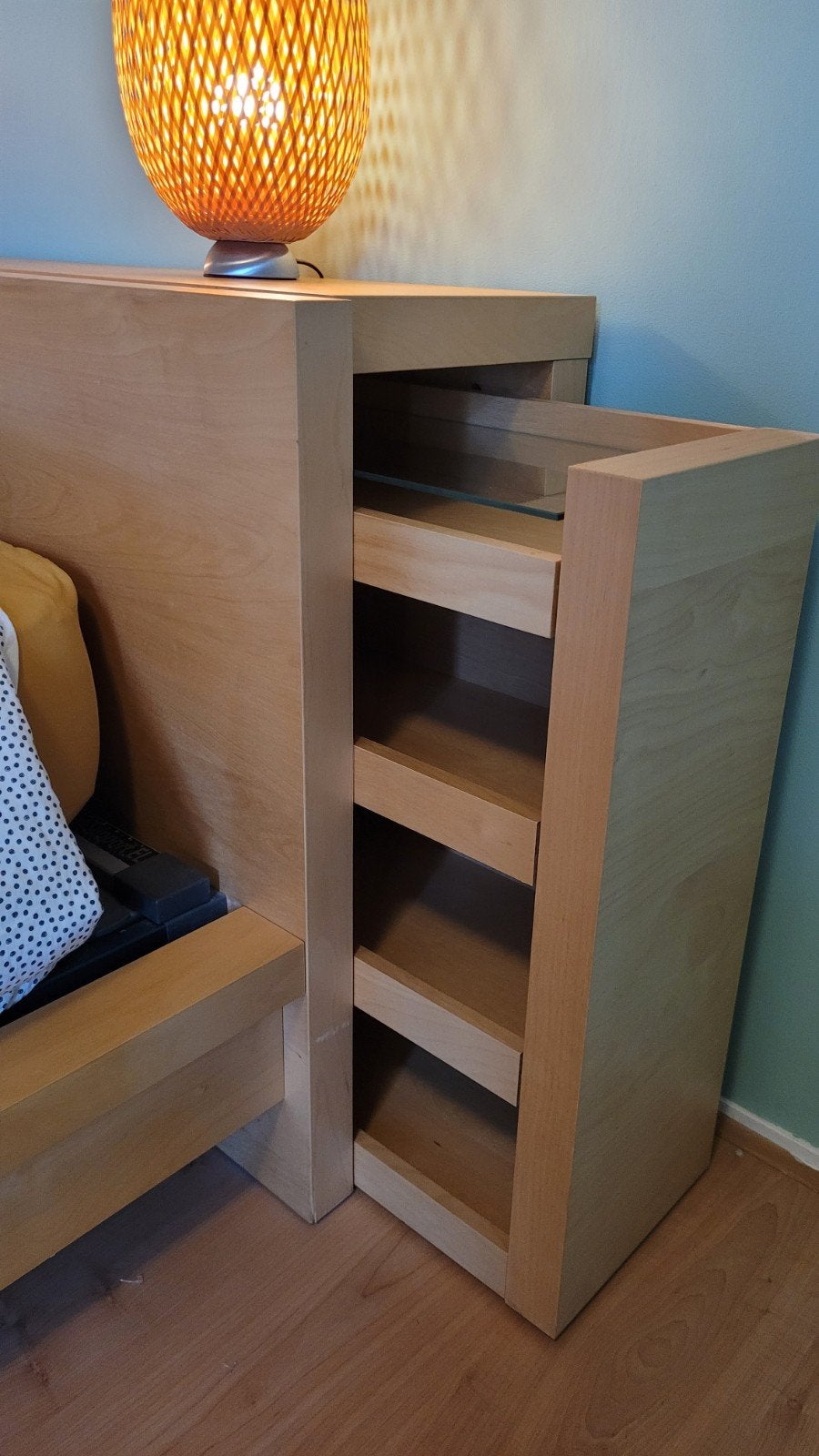 Foto 3 van Ikea Malm tweepersoonsbed met uitschuifbaar hoofdeinde