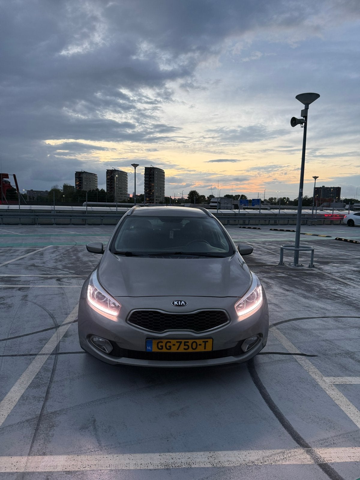 Kia (Pro) Cee d 1.6 GDI Sporty Wagon 2015 Grijs, Auto's, Voorwielaandrijving, 1591 cc, 4 cilinders, Origineel Nederlands