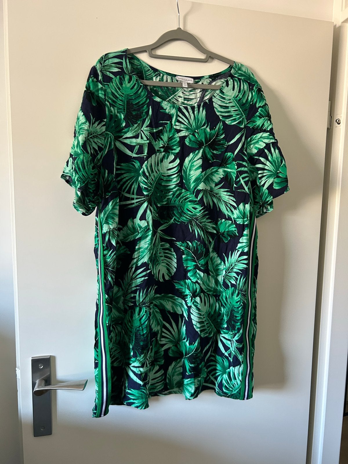 Gina Laura dames jurk maat 44 XXL met tropische print, Ophalen of Verzenden, Gedragen, Maat 42/44 (L), Groen