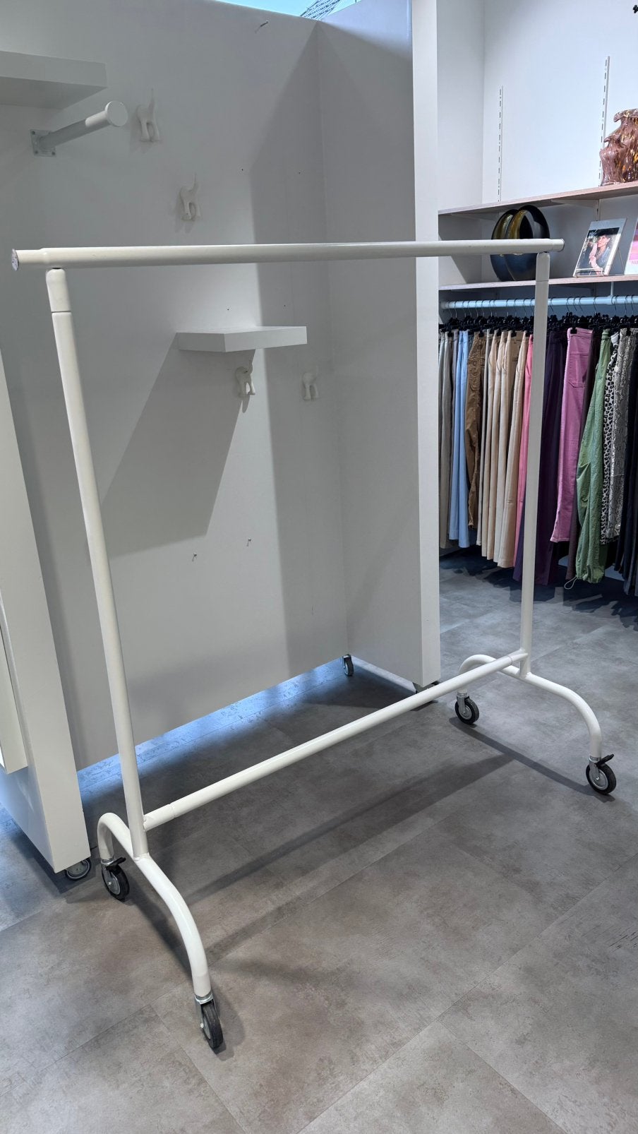 Kledingrek, wit, op wieltjes, Ophalen, Met wielen, Gebruikt