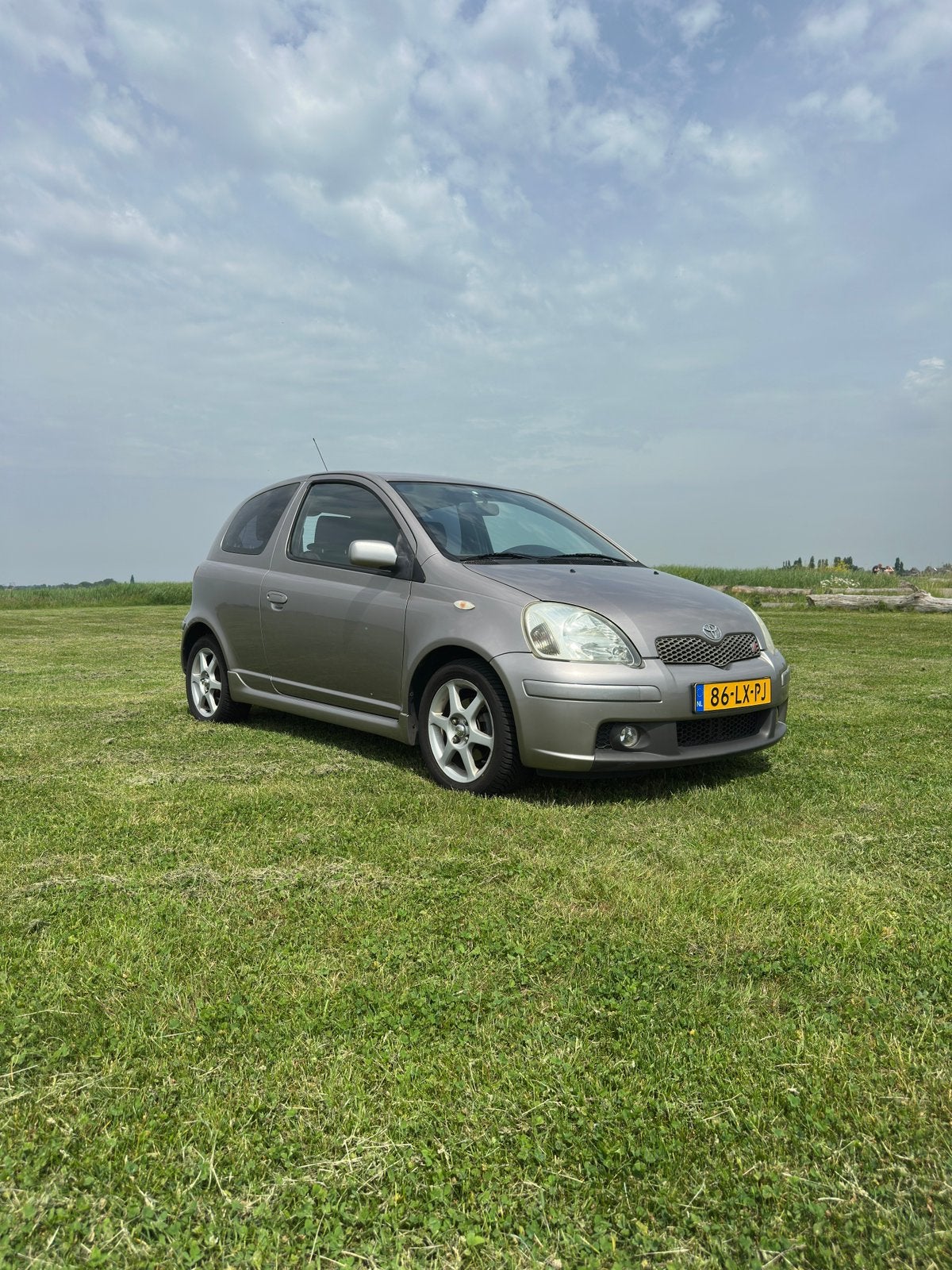 Toyota Yaris 1.5 16V Vvti 3DR T Sport 2003 Grijs, Voorwielaandrijving, 31 €/maand, 4 cilinders, 400 kg