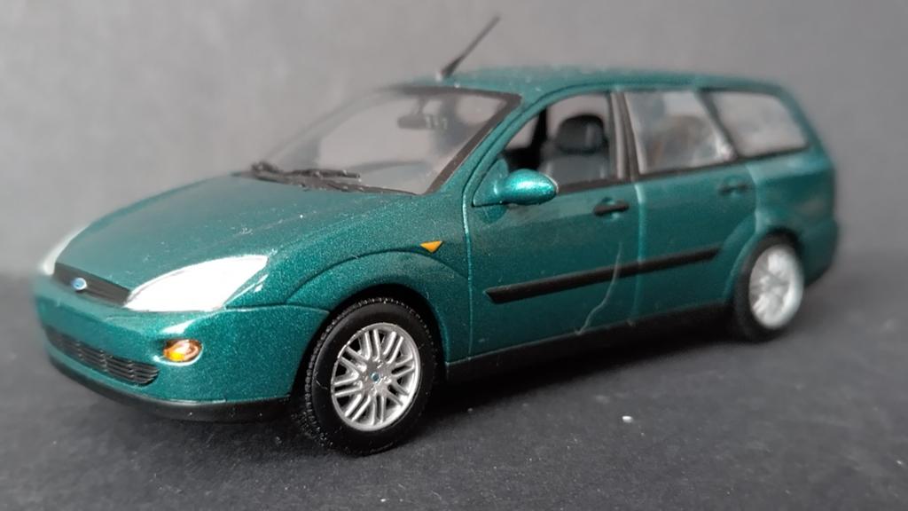 Ford Focus Stationcar Ghia 1:43 Minichamps Pol, Hobby en Vrije tijd, Modelauto's | 1:43, Verzenden, ., Nieuw, MiniChamps