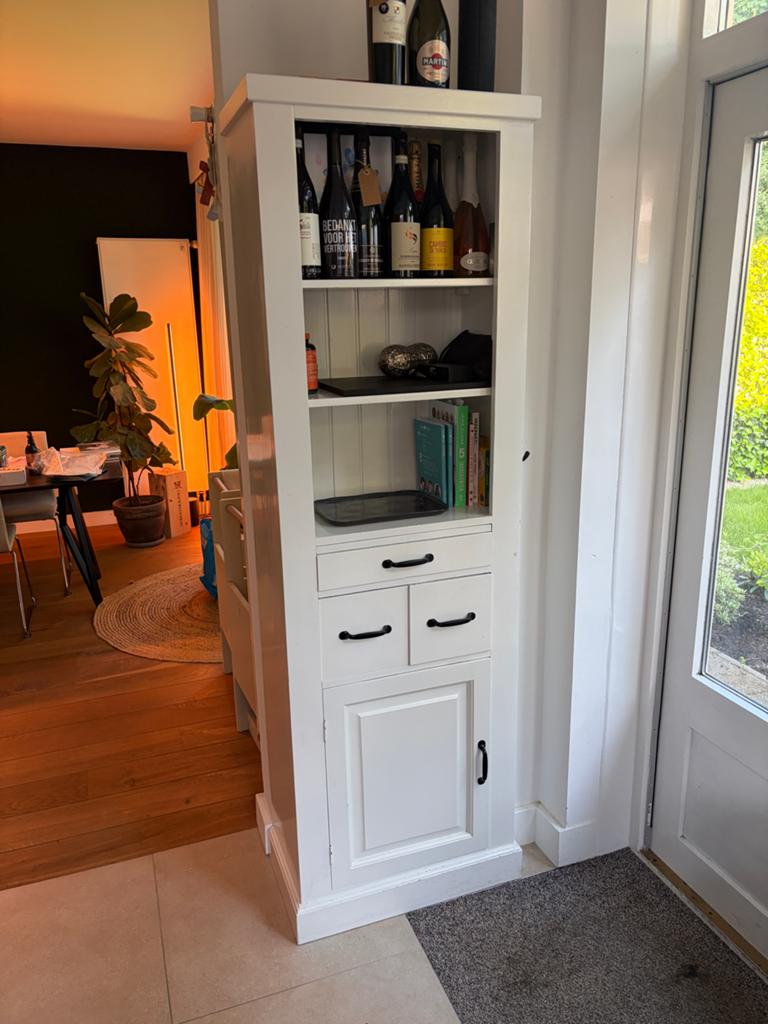 Witte houten hoge kast 195 x 60 x 32,5, Ophalen, Gebruikt