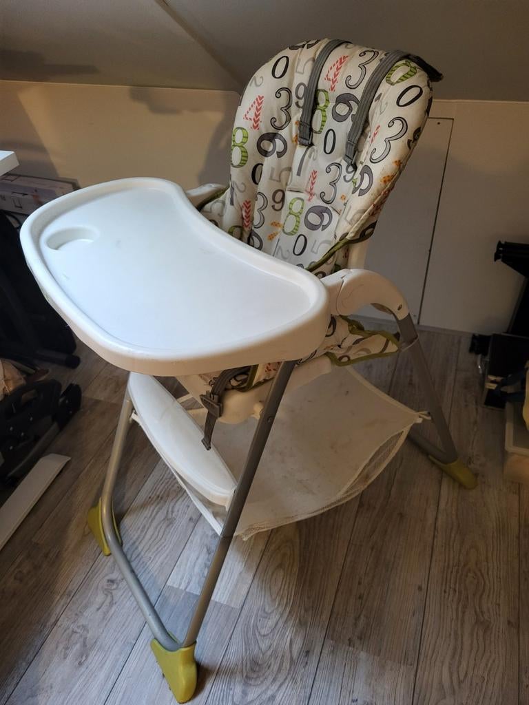 Kinderstoel met afneembaar eetblad en gordel, Kinderen en Baby's, Kinderstoelen, Ophalen of Verzenden, Gebruikt, Overige typen