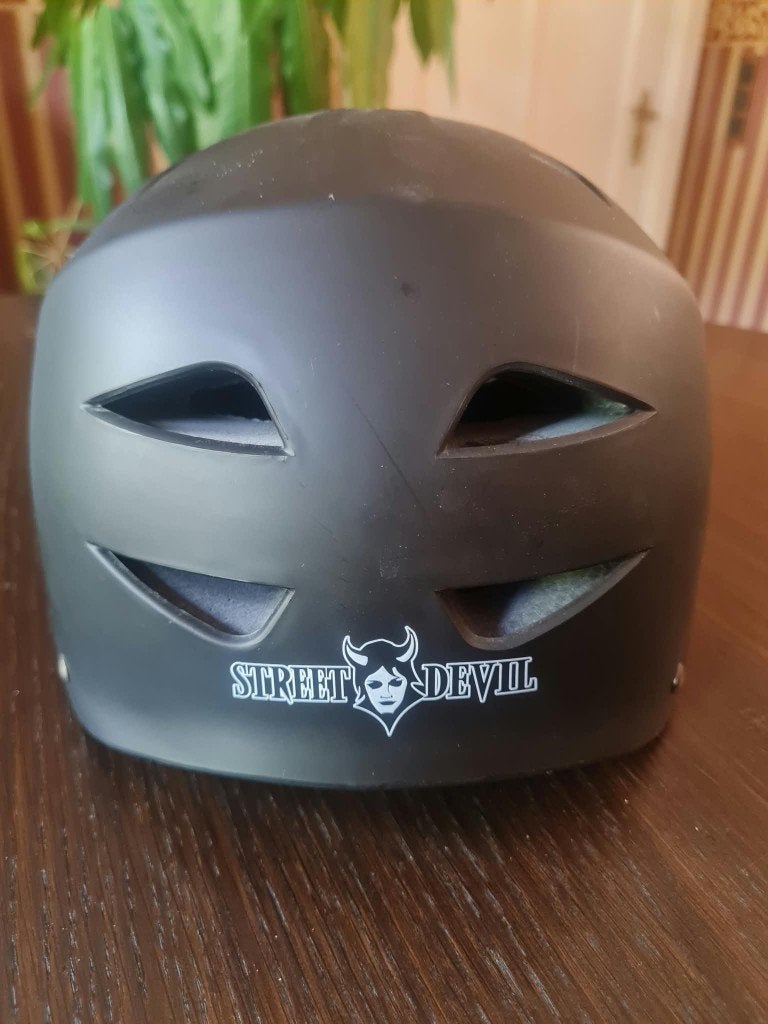 Streetdevil Longboard Skateboard BMX Helm maat 52-58cm zgan, Ophalen, Zo goed als nieuw